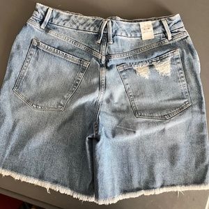 Good American 10/30 shorts